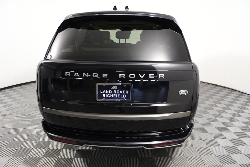 2023 Land Rover Range Rover SE photo 4