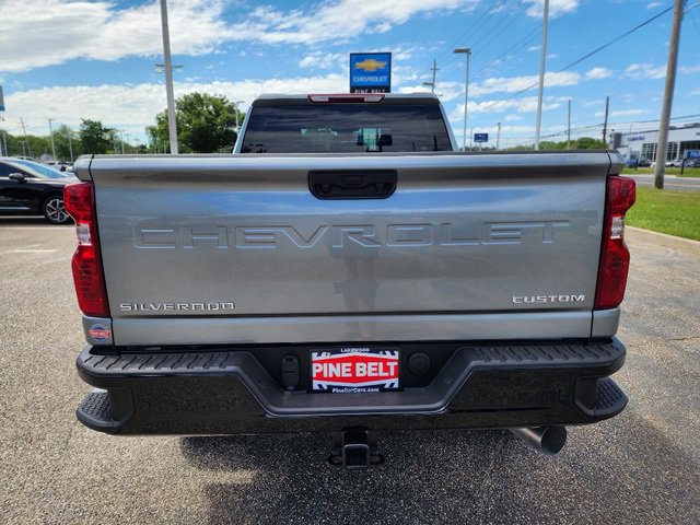 2025 Chevrolet Silverado 2500HD Custom photo 9