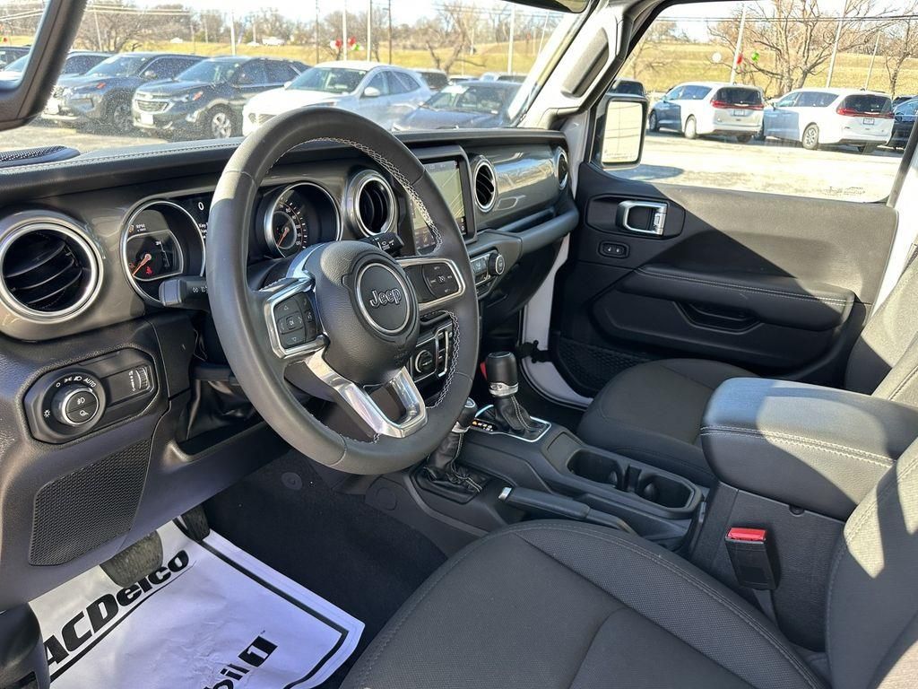 Used 2023 White Jeep Overland 4x4 image 10