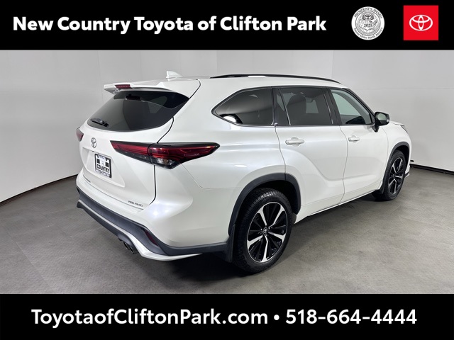 2021 Toyota Highlander XSE photo 3