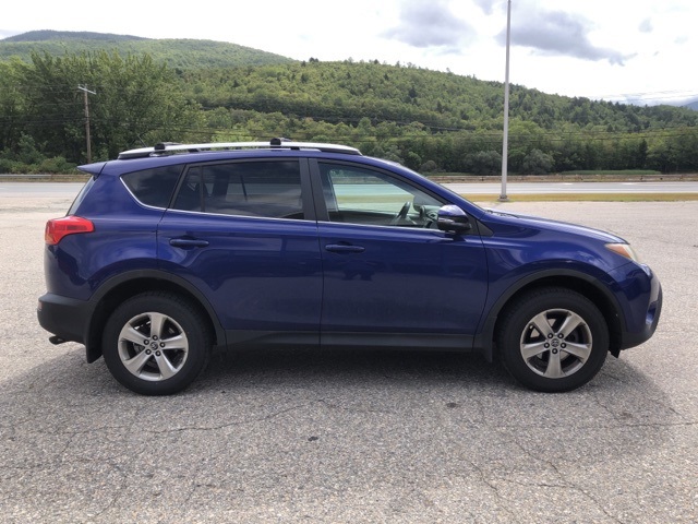 2015 Toyota RAV4 XLE photo 2