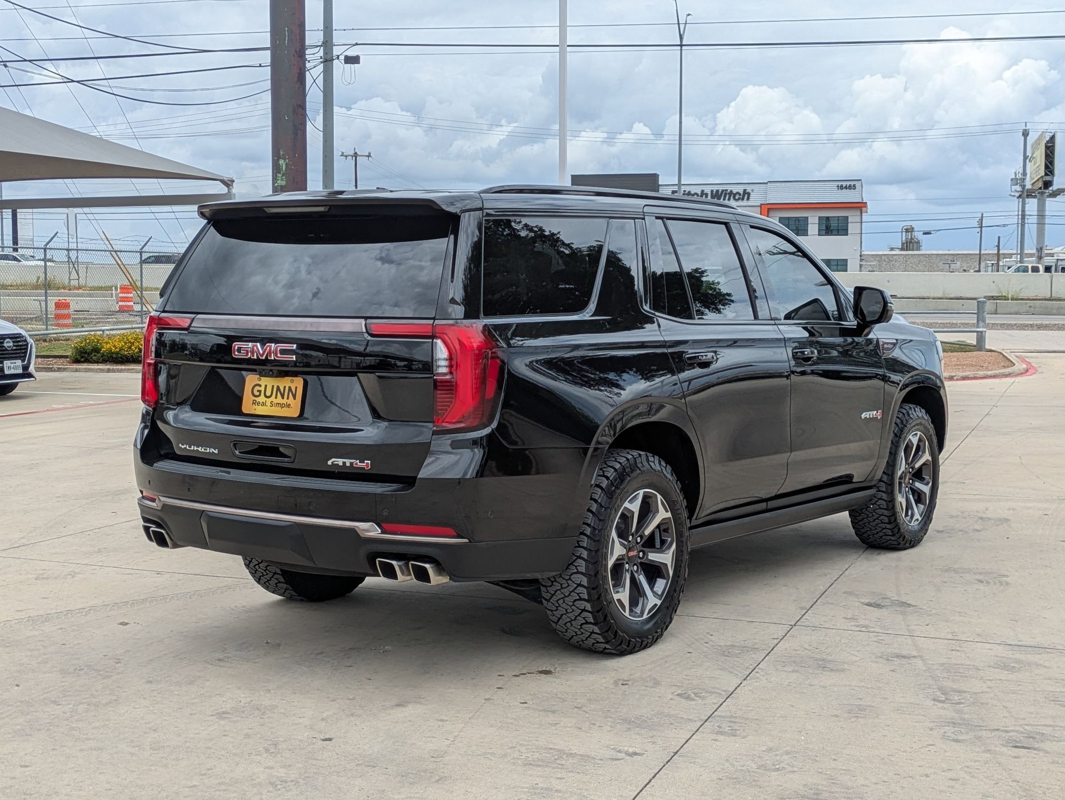 2025 Gmc Yukon AT4 Ultimate photo 3