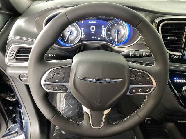 2025 Chrysler Pacifica photo 20
