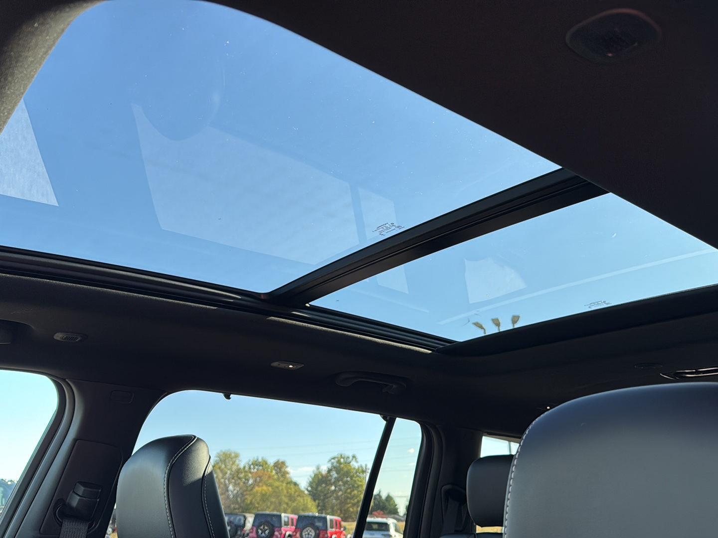 2025 Jeep Grand Cherokee Limited photo 3