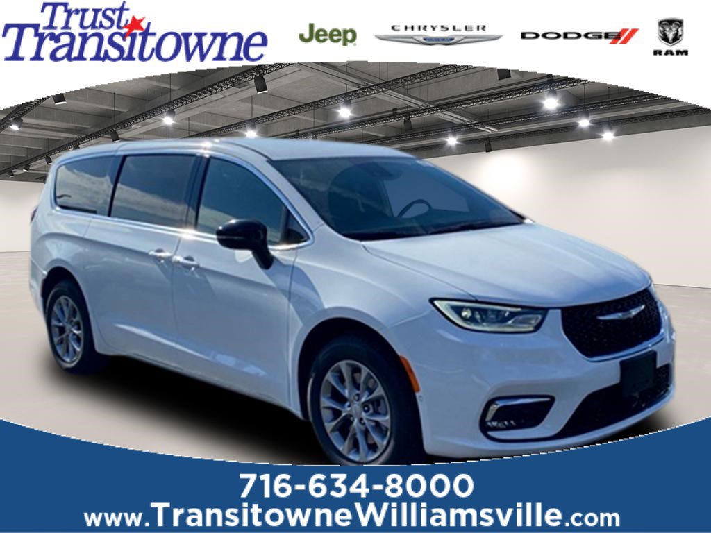 2026 Chrysler Pacifica Select's photo