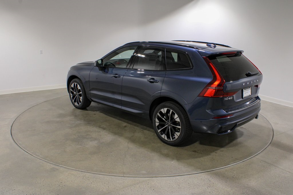 2026 Volvo XC60 B5 Plus photo 2
