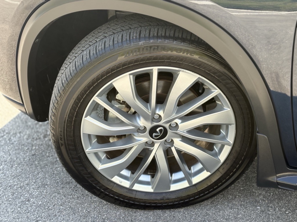 2023 Infiniti QX50 Luxe AWD photo 10