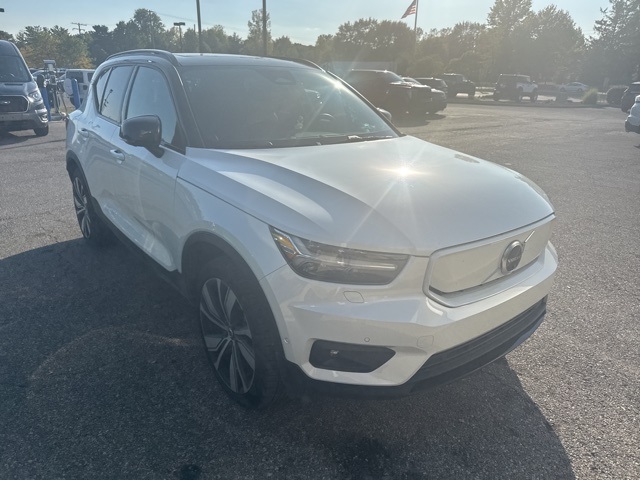 2022 Volvo XC40 Recharge P8 Ultimate photo 2