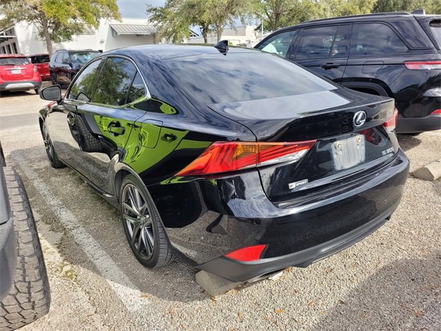 2018 Lexus IS 300 photo 4