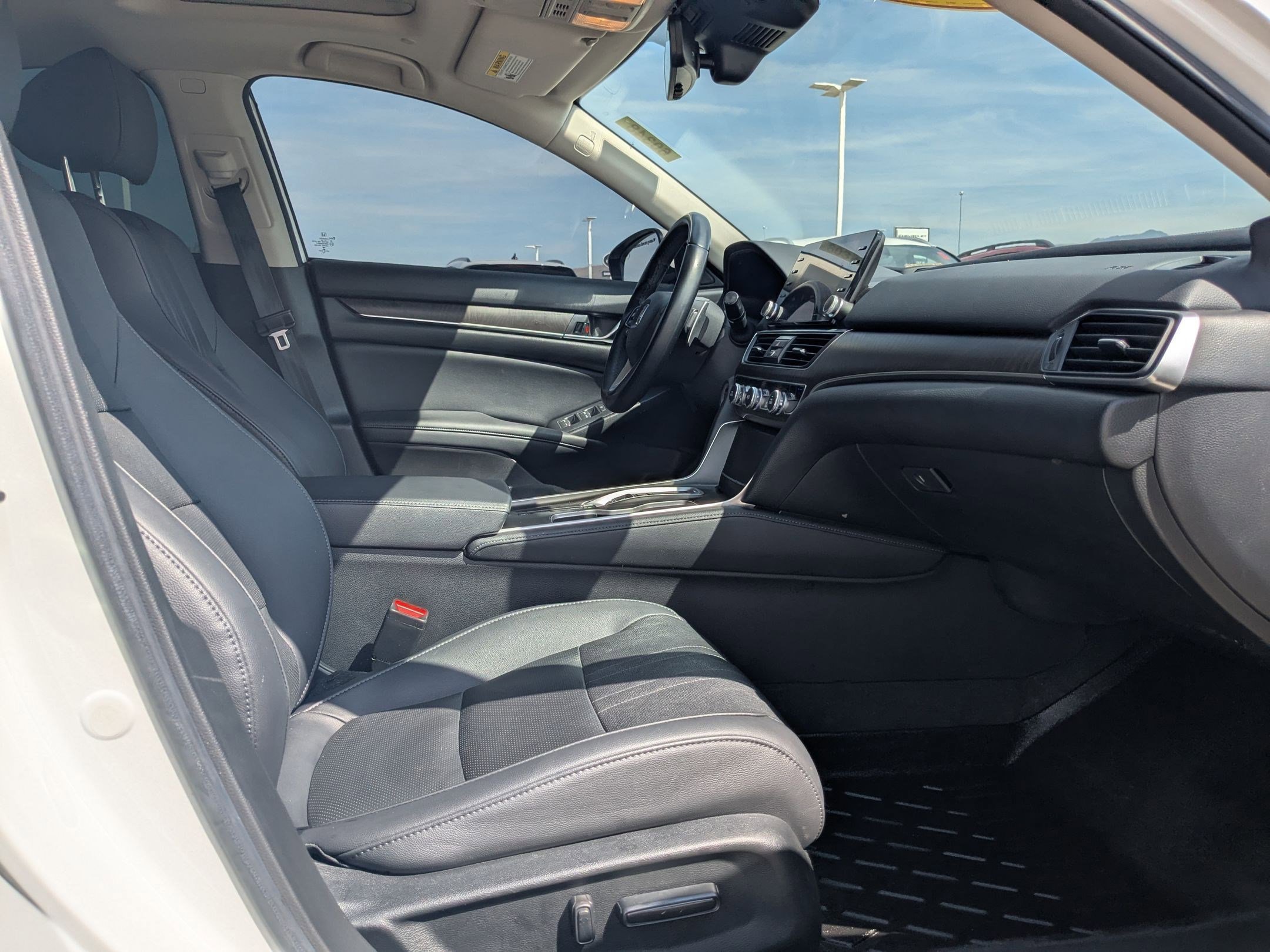 2021 Honda Accord Hybrid Touring photo 24