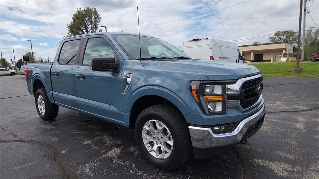 2023 Ford F-150 XLT photo 2
