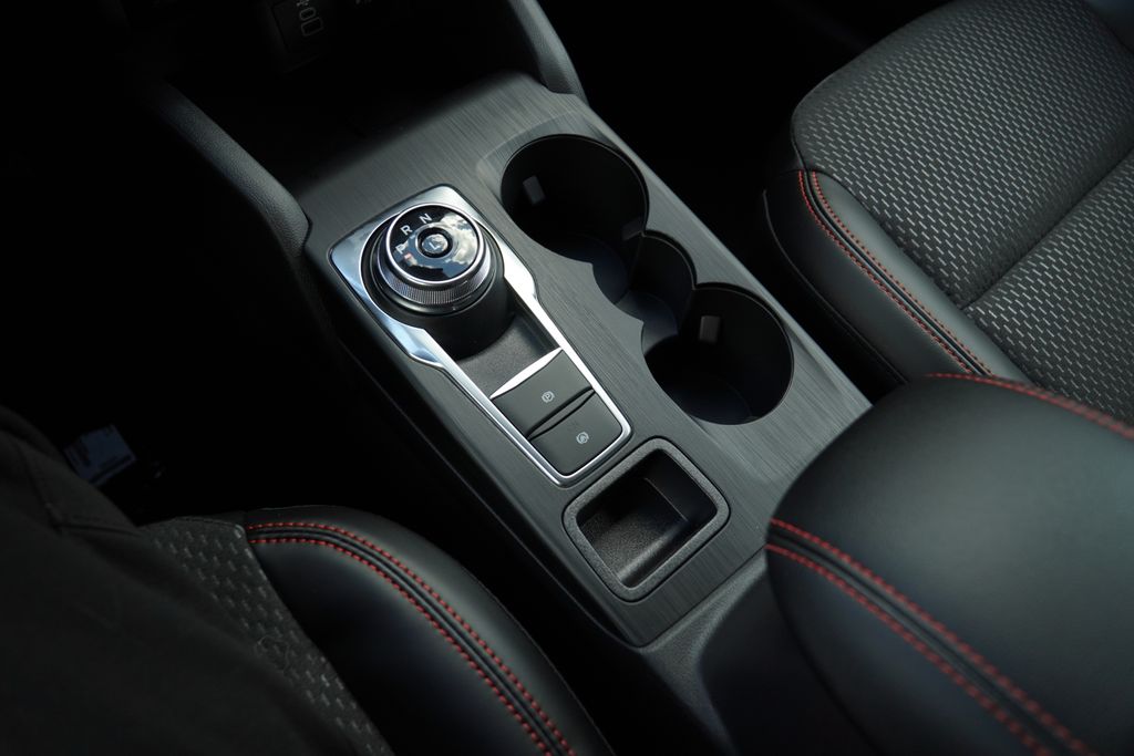 2025 Ford Escape ST-Line photo 14