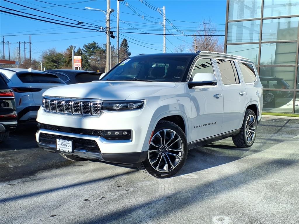 2022 Jeep Grand Wagoneer Series III's photo