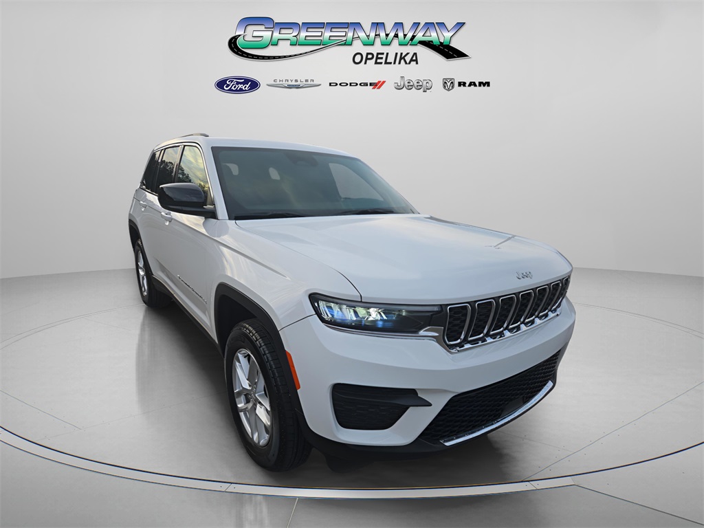 2025 Jeep Grand Cherokee Laredo's photo