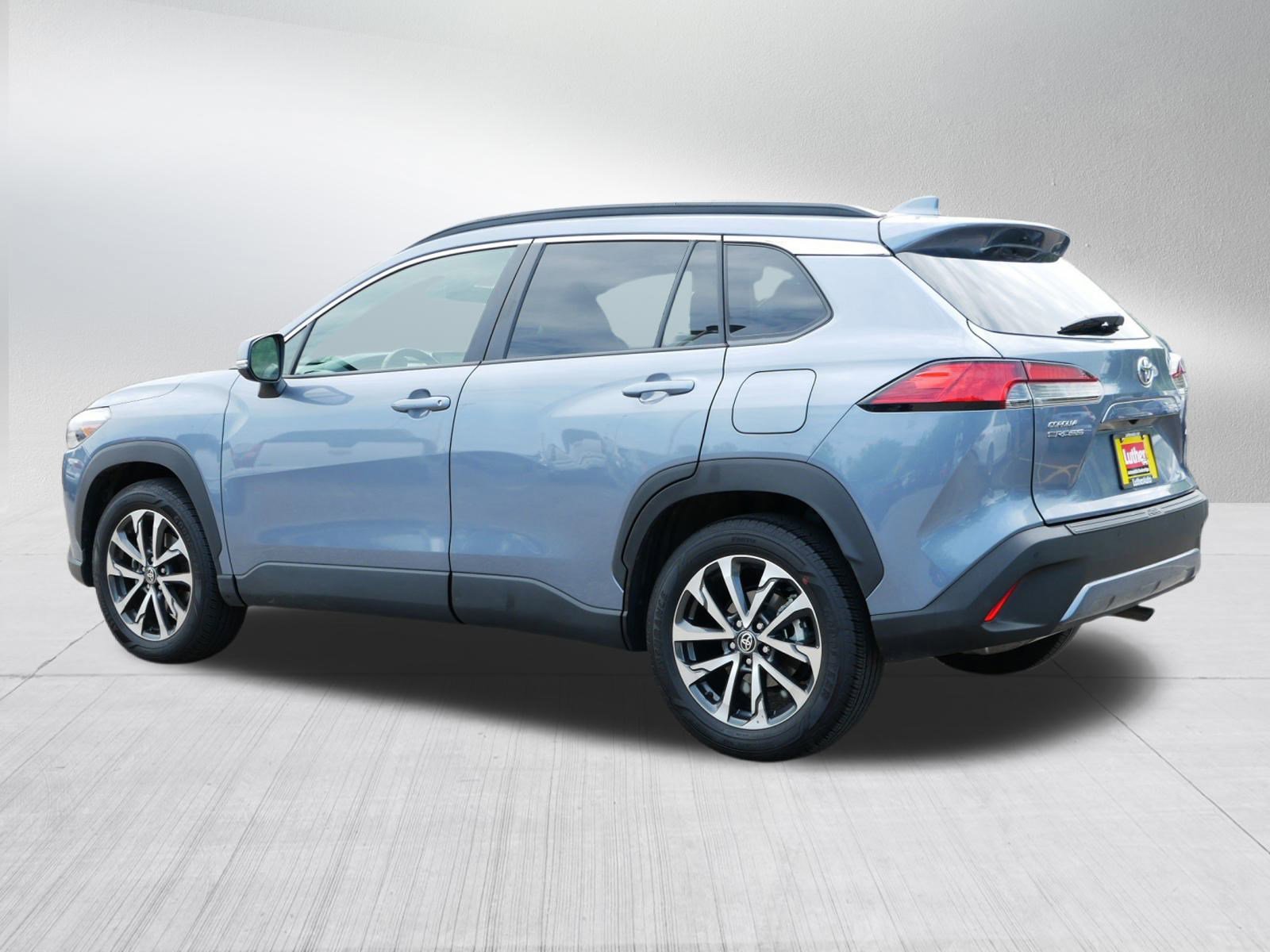 2022 Toyota Corolla Cross XLE photo 5
