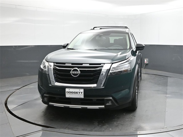 2022 Nissan Pathfinder Platinum photo 28