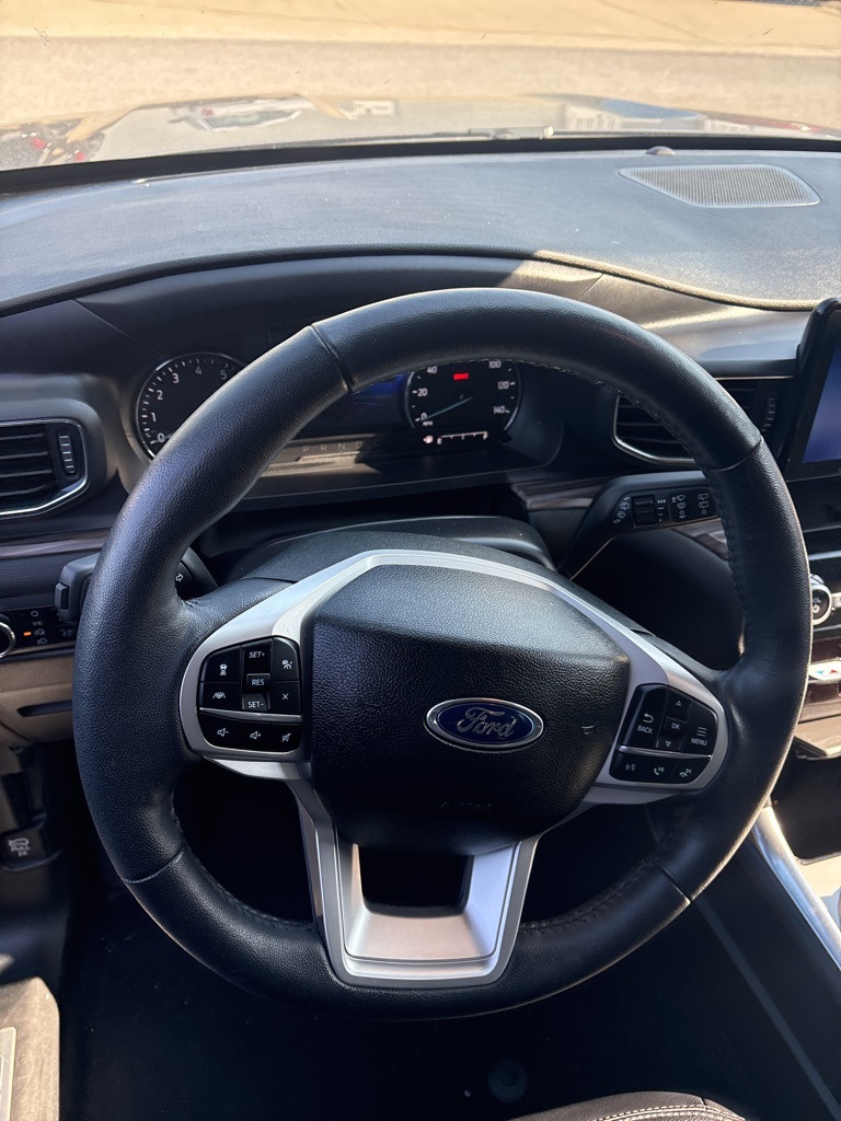 2023 Ford Explorer Limited photo 3