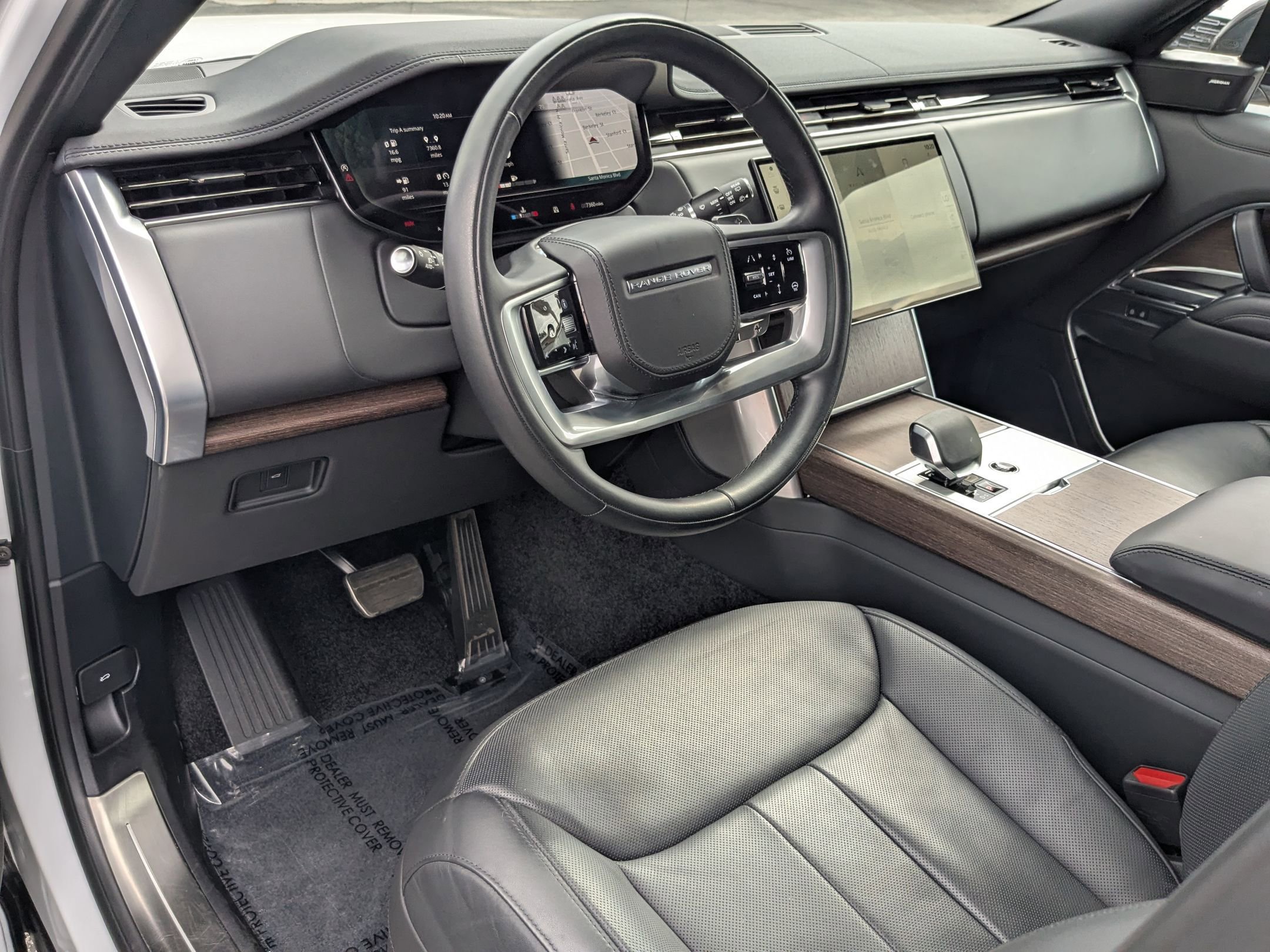 2025 Land Rover Range Rover SE photo 10