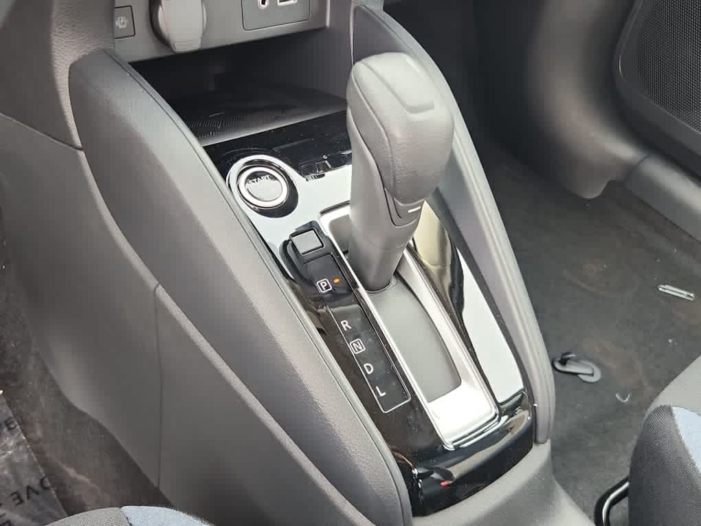 2025 Nissan Versa SV photo 12
