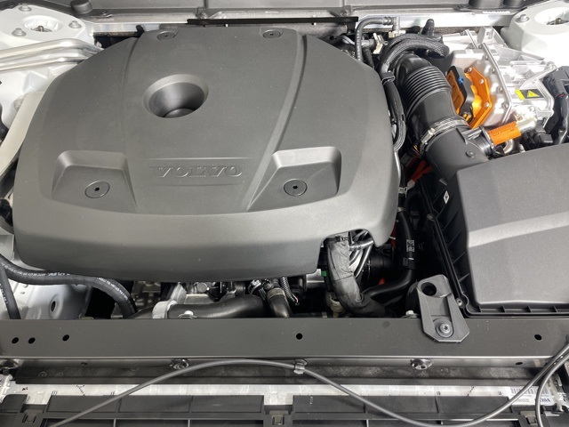 2026 Volvo XC60 T8 Plus photo 37
