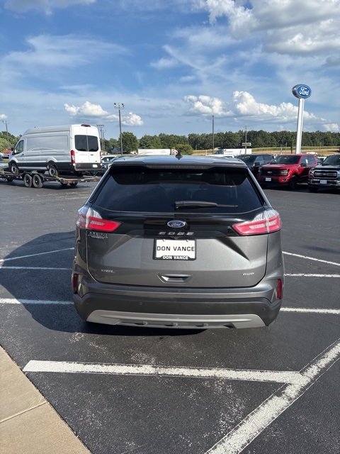 2024 Ford Edge SEL photo 4