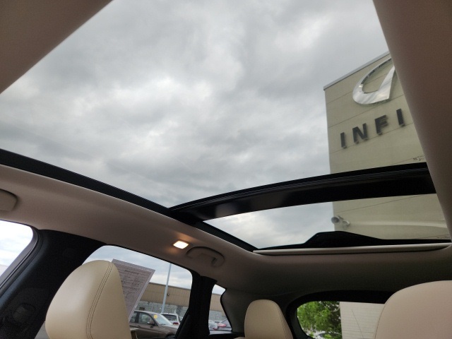 2022 Infiniti QX50 Essential photo 27