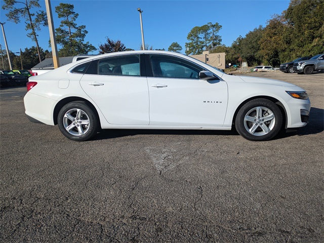 2024 Chevrolet Malibu LS photo 3