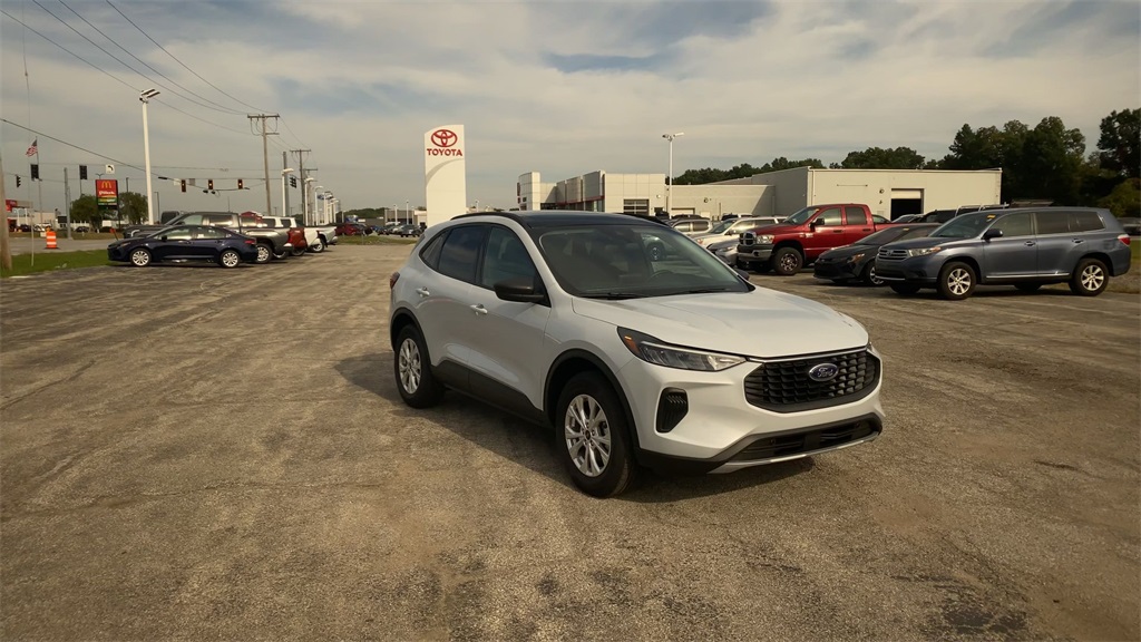 2025 Ford Escape Active photo 2