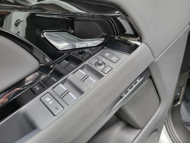 2025 Land Rover Range Rover Evoque S photo 24