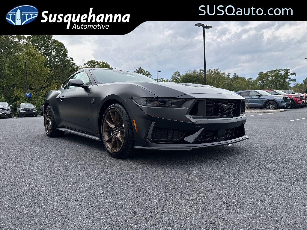 2025 Ford Mustang Dark Horse's photo