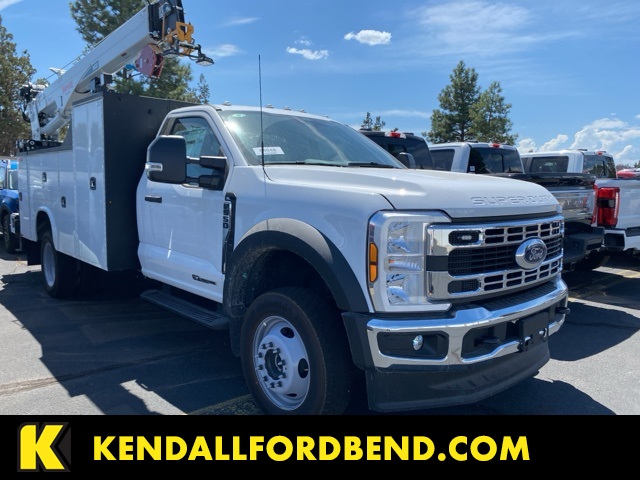 2025 Ford F-550 Super Duty Chassis Cab XL's photo