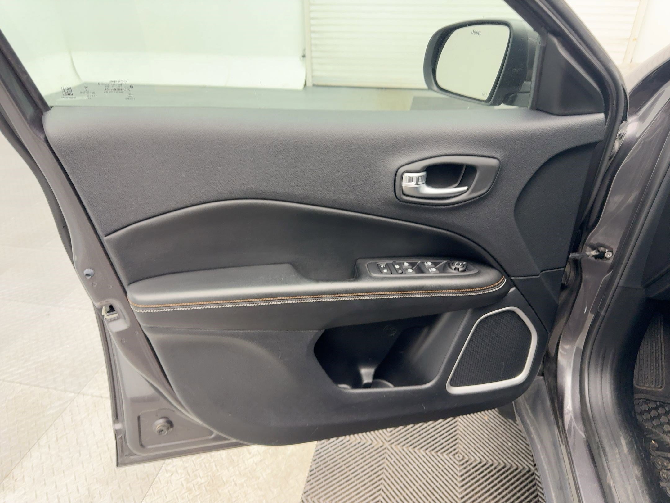 2020 Jeep Compass Latitude photo 13