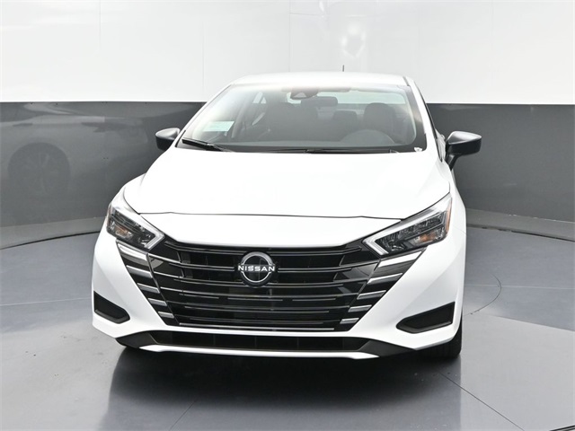 2025 Nissan Versa 1.6 S photo 2