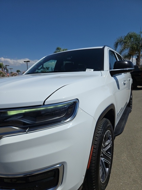 2023 Jeep Wagoneer L Series II photo 4