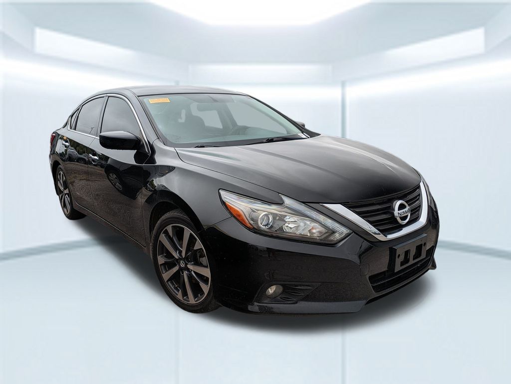2016 Nissan Altima 2.5 SR photo 3