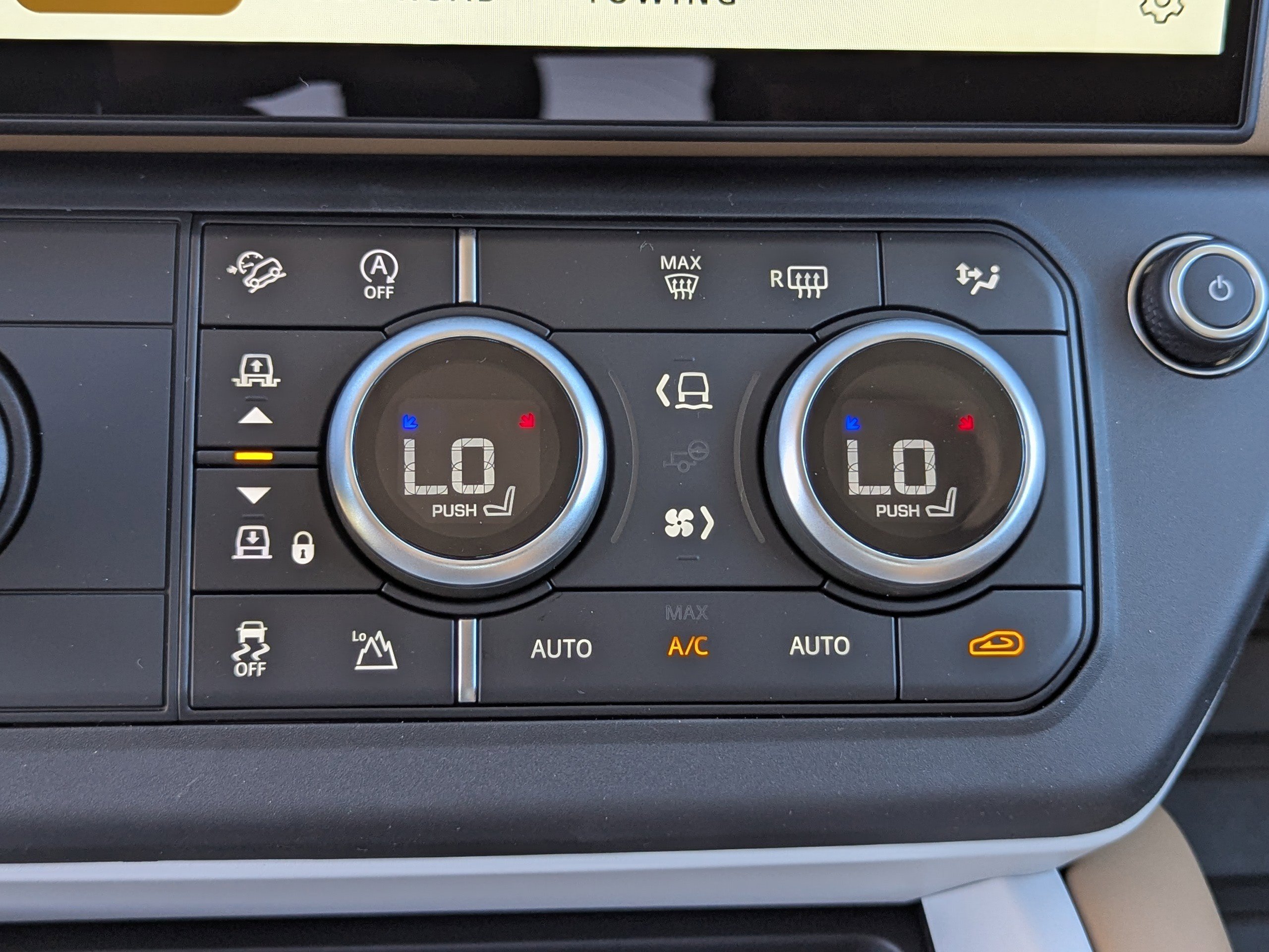 2026 Land Rover Defender 110 S photo 20