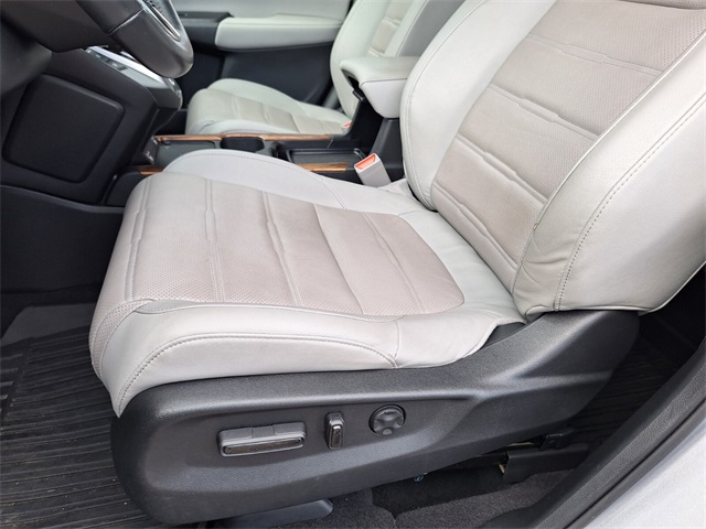 2022 Honda CR-V Touring photo 8