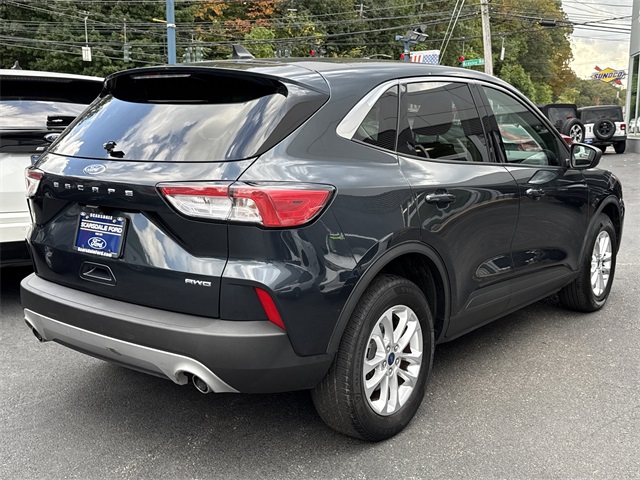 2022 Ford Escape SE photo 3