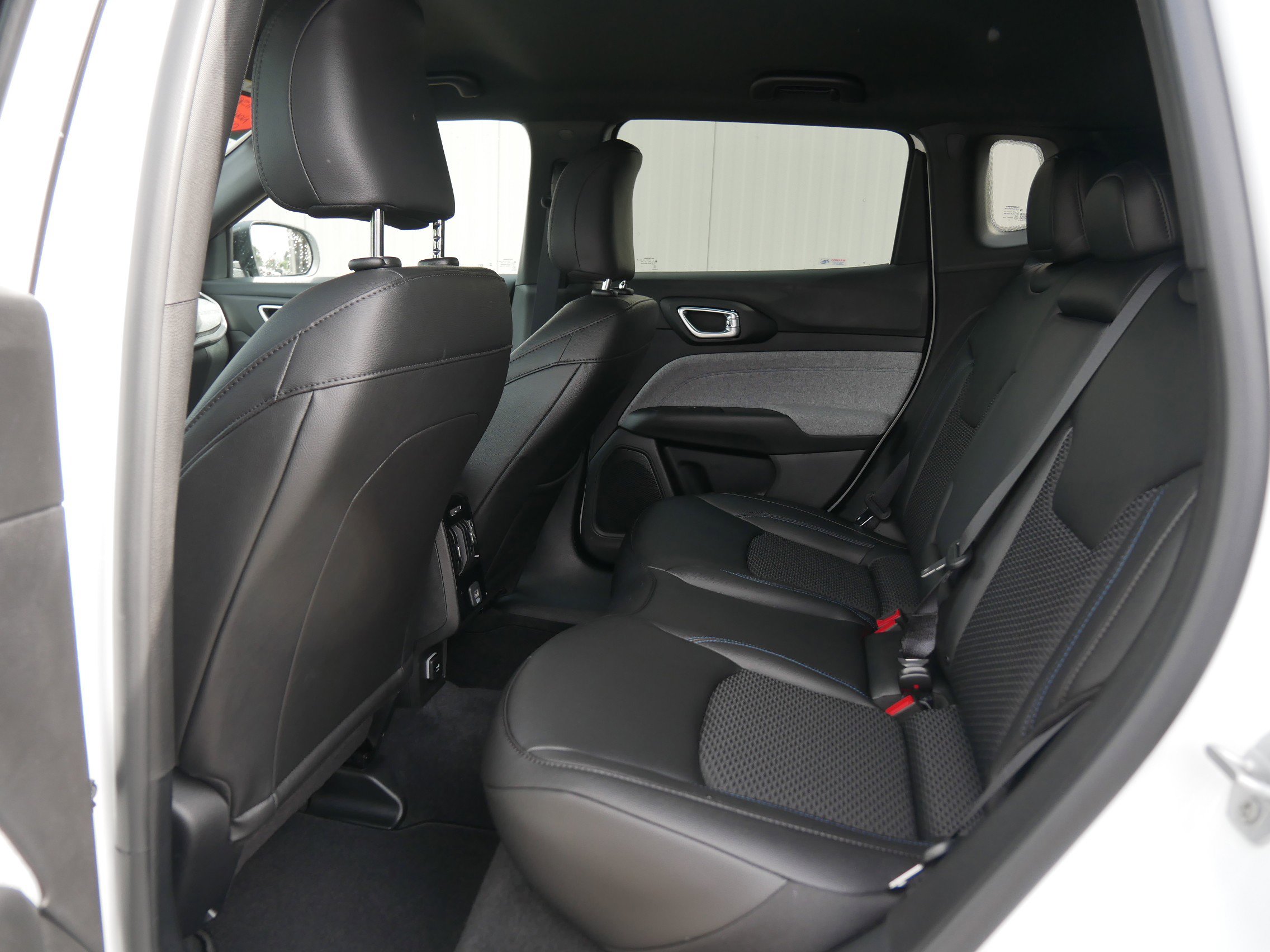 2025 Jeep Compass Latitude photo 6