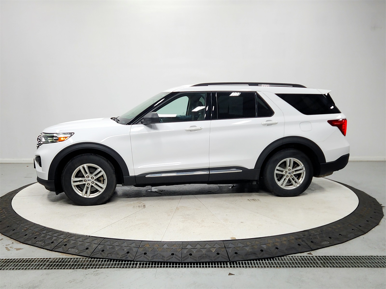 2020 Ford Explorer XLT photo 4