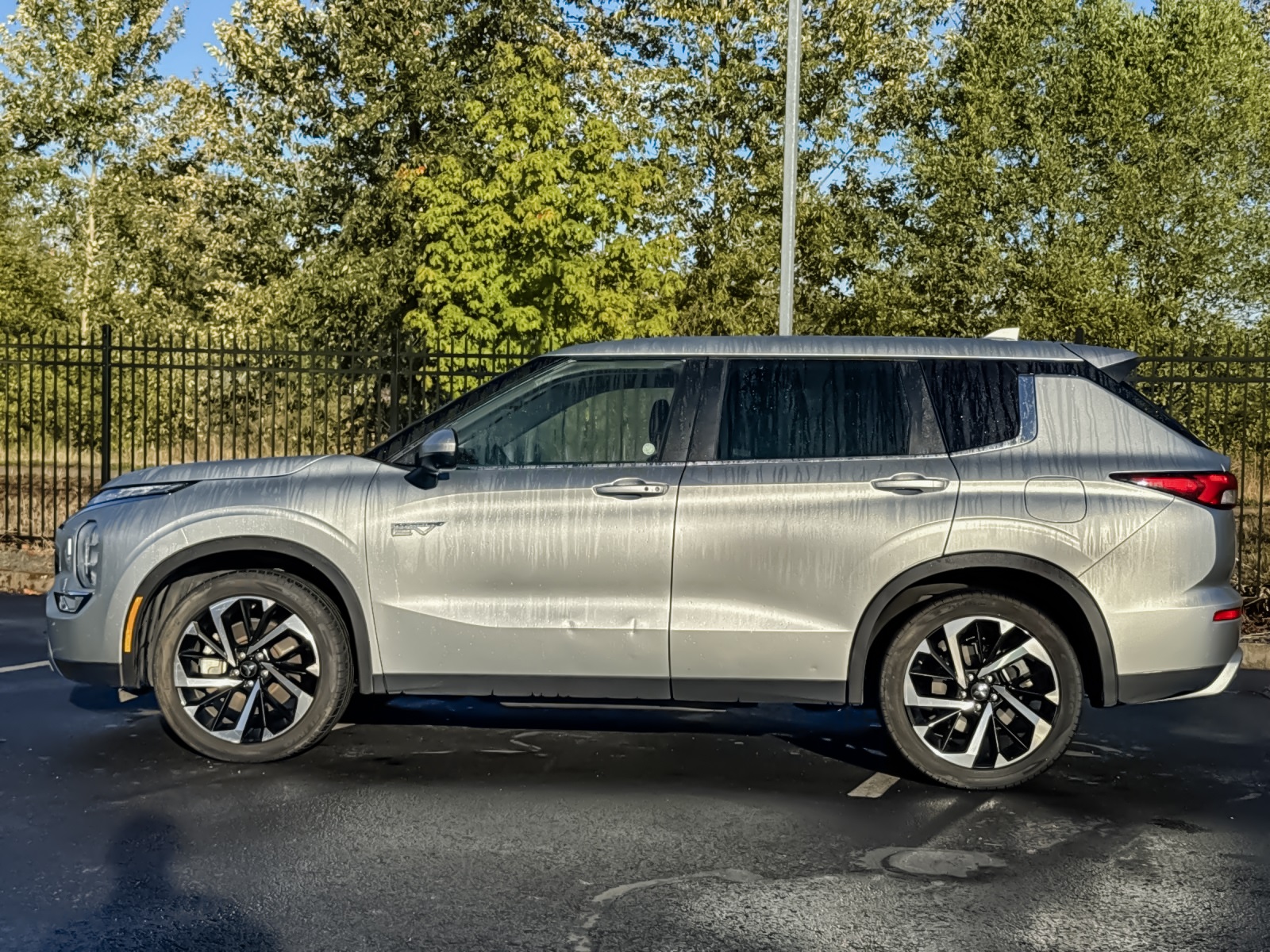 2023 Mitsubishi Outlander PHEV SE photo 6