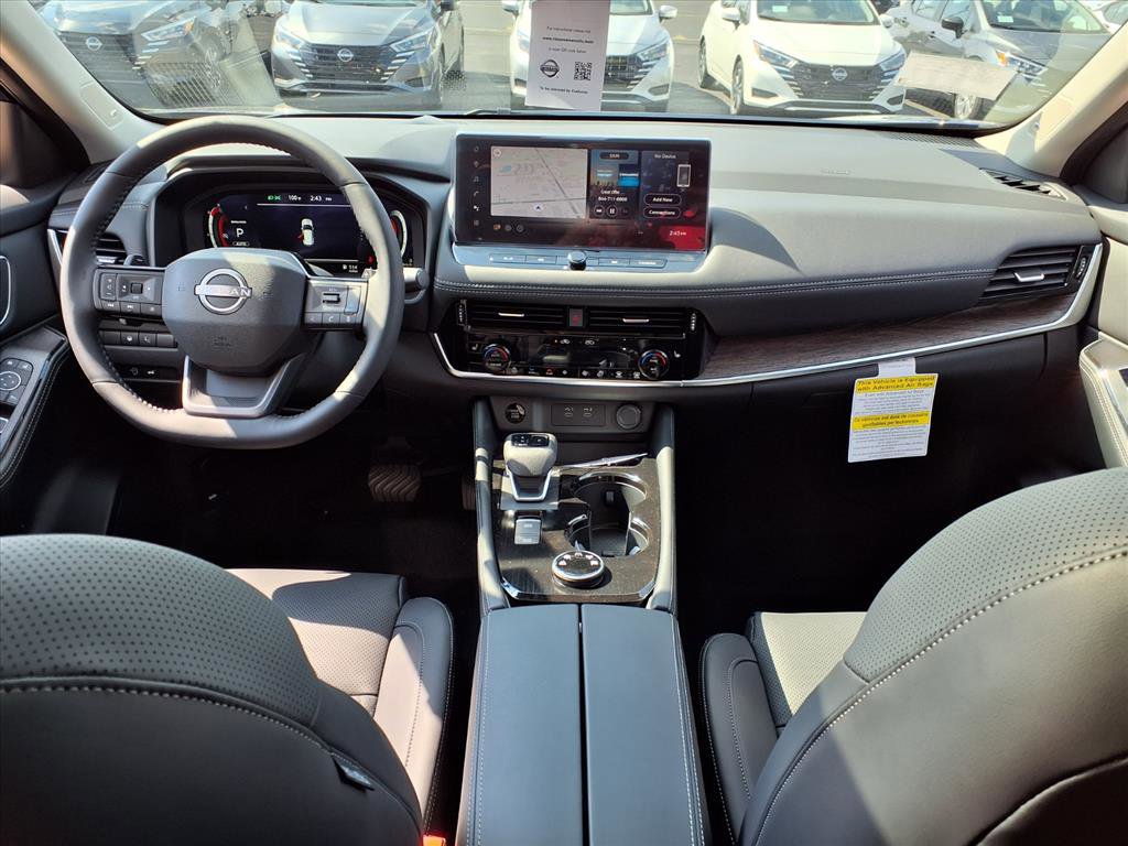 2026 Nissan Rogue Platinum photo 4