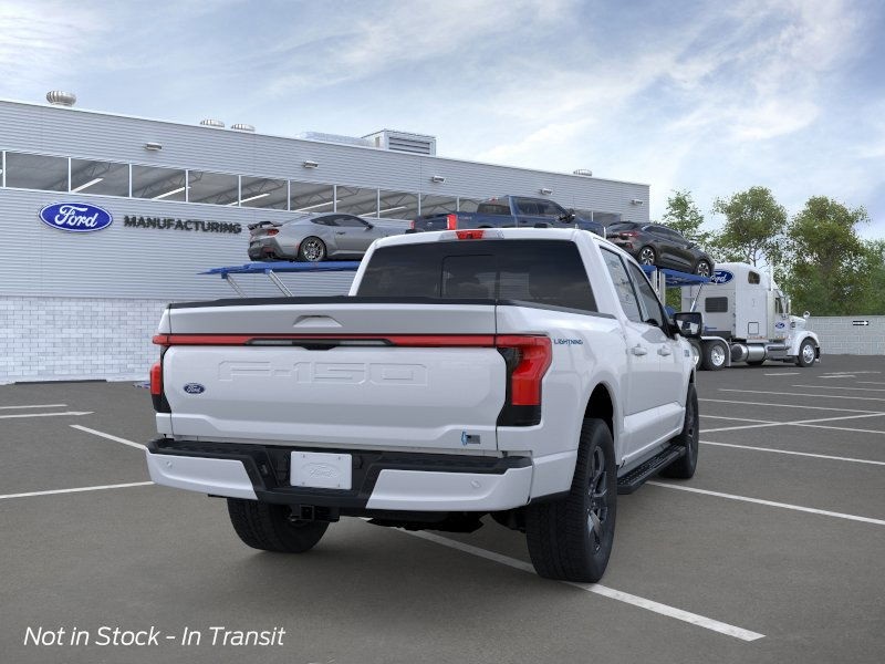 2025 Ford F-150 Lightning Lariat photo 9