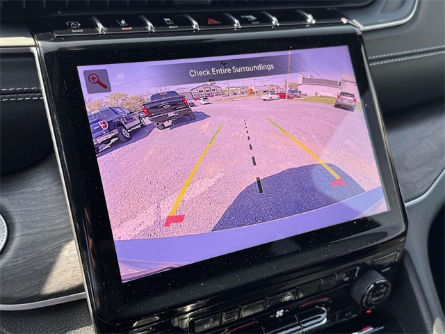 2025 Jeep Grand Cherokee Limited photo 3