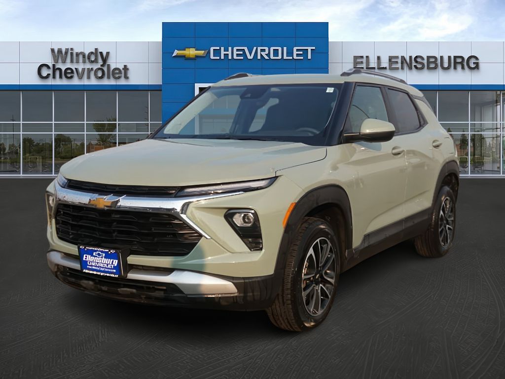 2025 Chevrolet Trailblazer LT photo 3