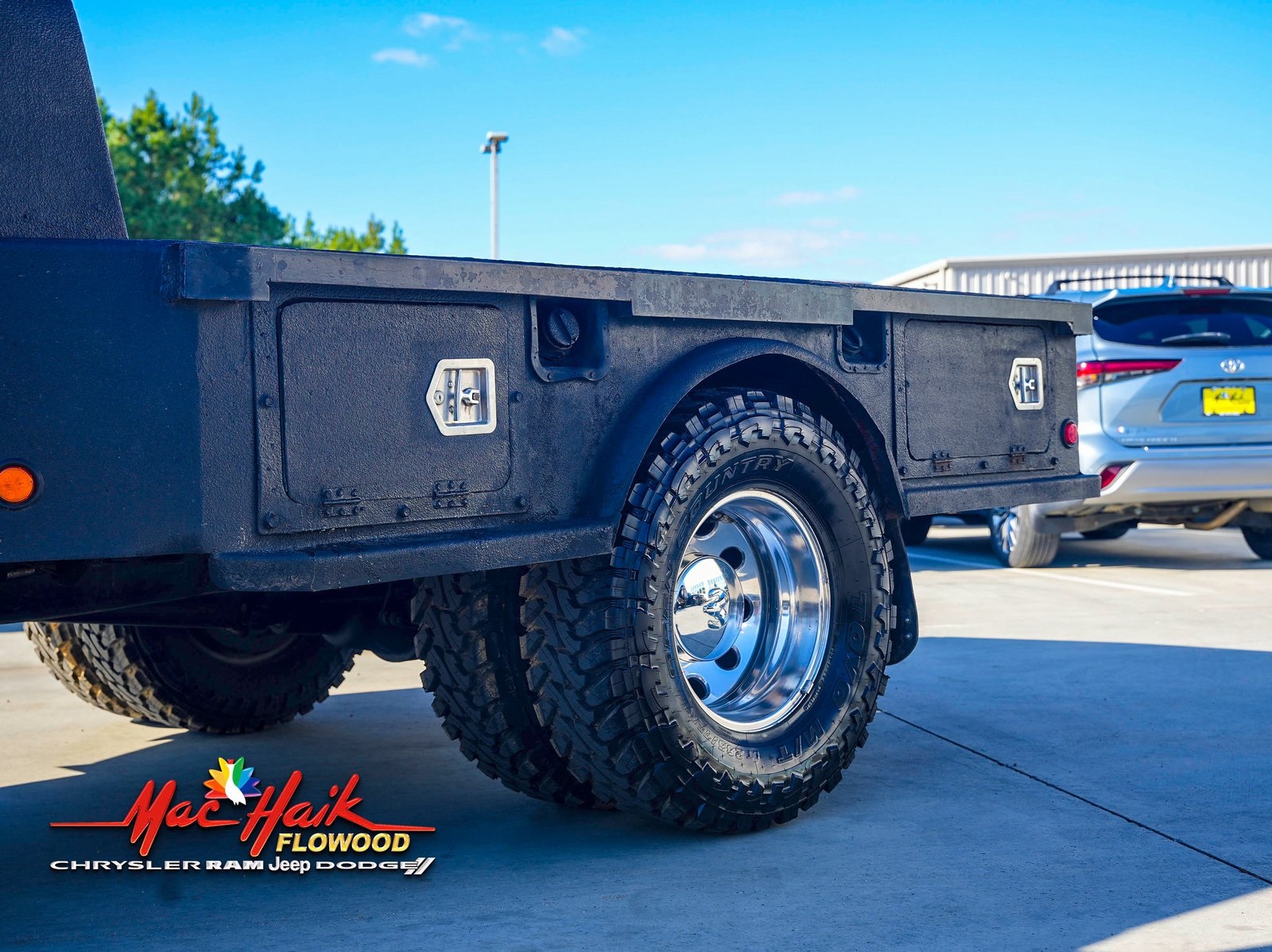 2001 Dodge Ram 3500 SLT photo 3