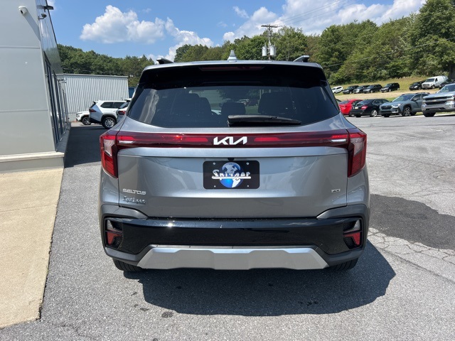 2024 Kia Seltos S photo 4