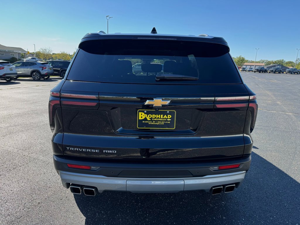 2025 Chevrolet Traverse photo 4