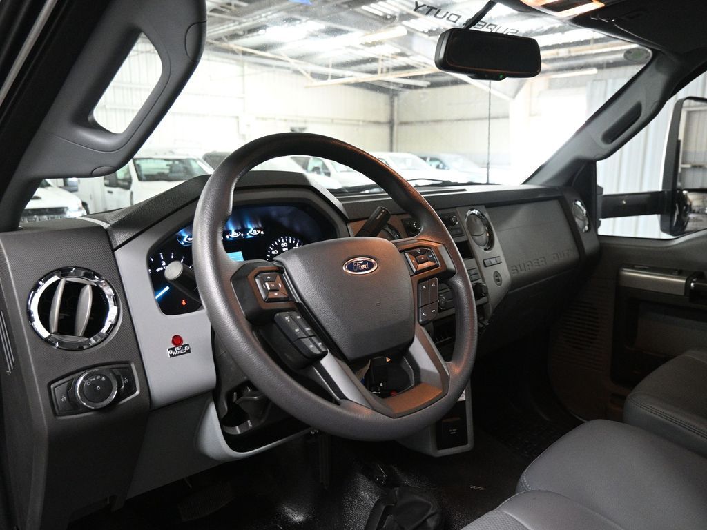 2025 Ford F-650 Base photo 9