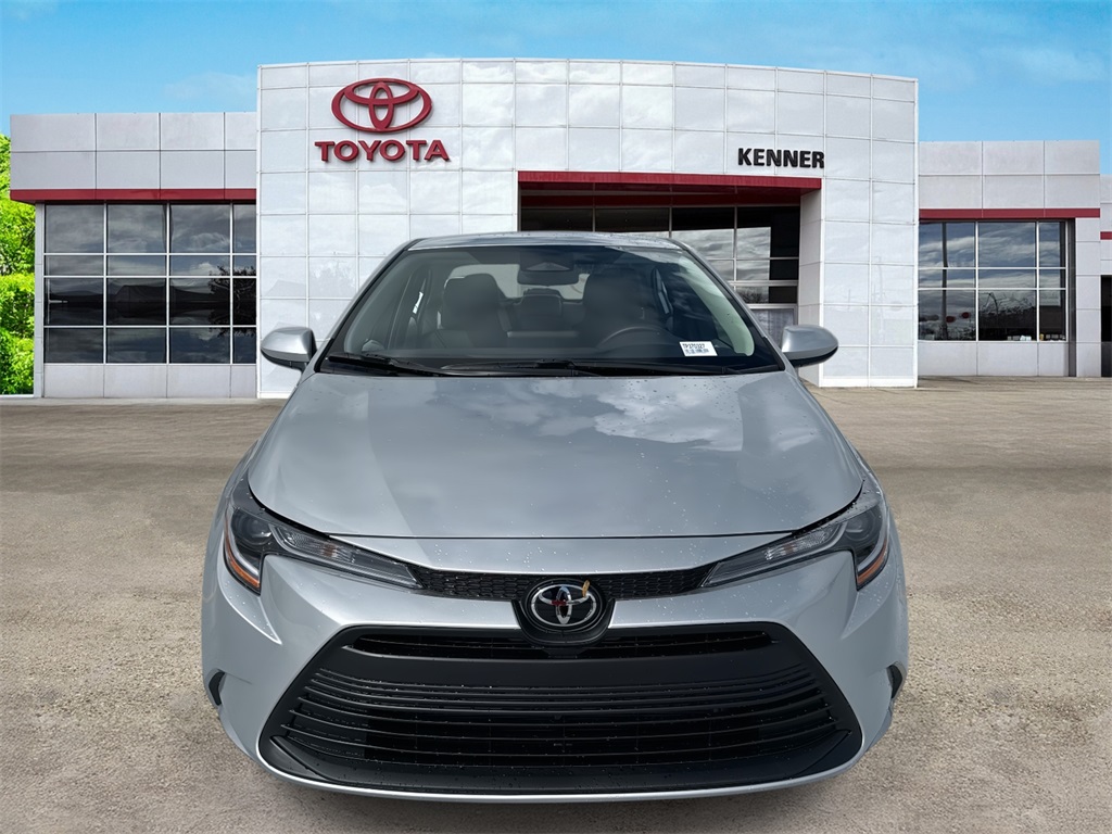 2026 Toyota Corolla LE photo 2
